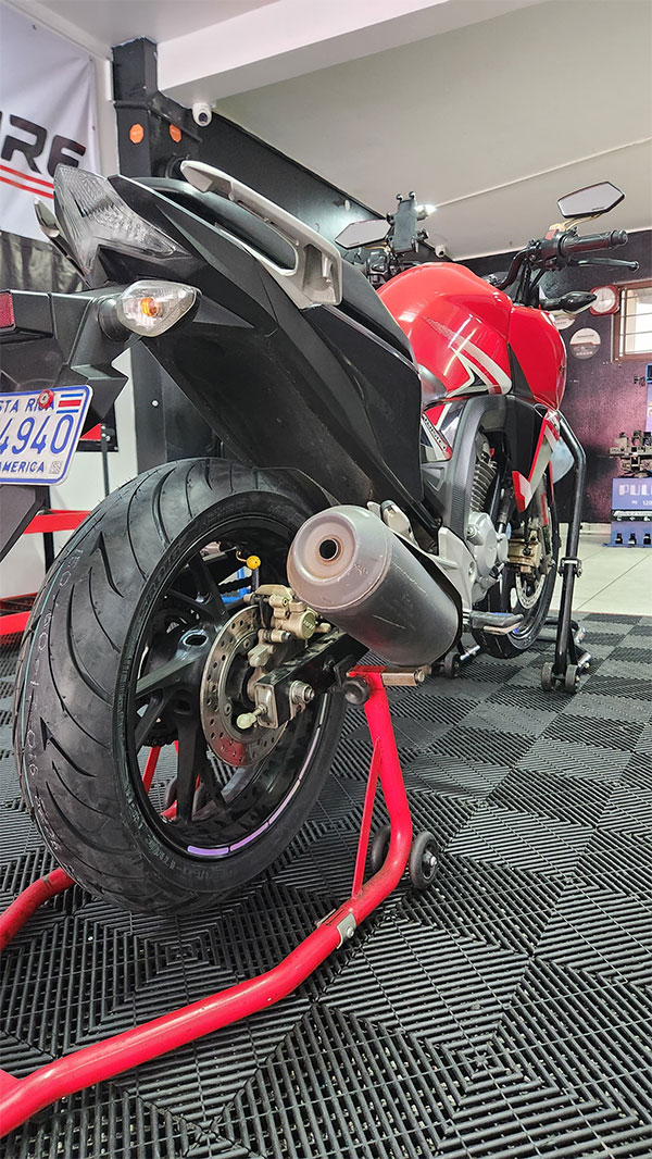 mantenimiento de motocicleta